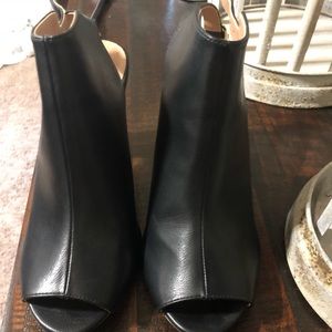 Old Navy Open toed booties